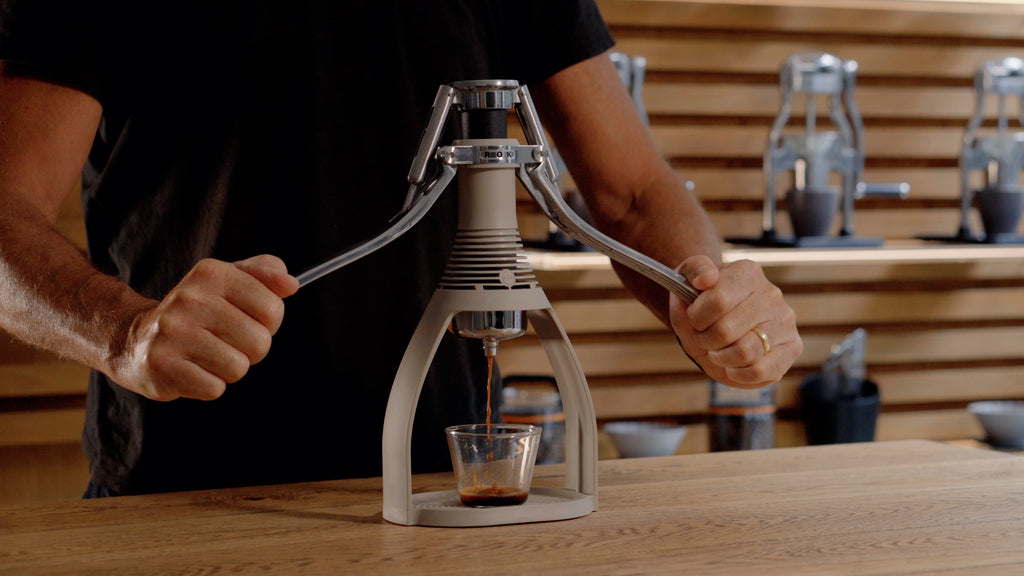 ROK Presso Smartshot — Manual Espresso Maker, Warm Grey